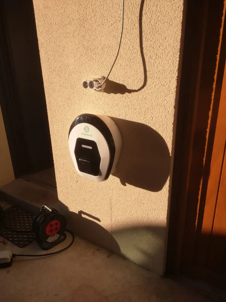 Installation borne de recharge près de Sassetot-le-Mauconduit